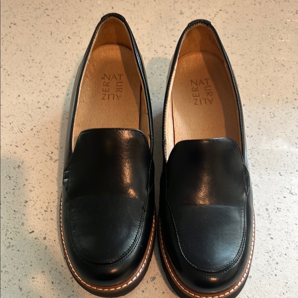 Naturalizer Black Leather Loafers